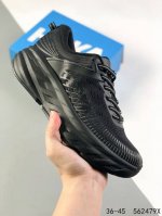 真标带半码！ 小红书推荐hoka M Bondi 7 七代 这个品牌来自于新西兰的毛利语，Hoka表示大地，One One表示飞越，连起来就是飞越地平线，One