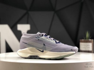 公司级Nike Reactx Pegasus Trail 5 Gtx 越野跑步鞋 登月兼顾迅疾外观和稳固脚感 后跟覆面和中足动态支撑巧妙融合 缔造稳定顺畅的迈步