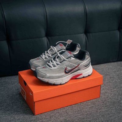 核心私 Nike 耐克Initiator Running创始者系列复古老爹休闲运动舒适跑鞋 货号：394055 001 尺码：36 36.5 37.5 38 3