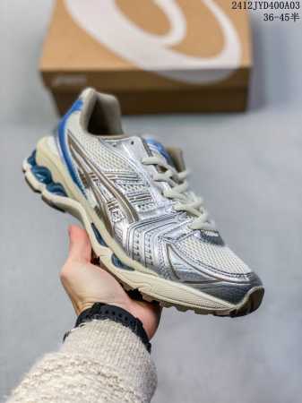 Asics Gel-Kayano 14 亚瑟士经典跑鞋 如今机能风和户外风吹得正劲，便是主打“Urban Outdoor机能越野风格”，城市和户外场景都能轻松应 - 点击图像关闭