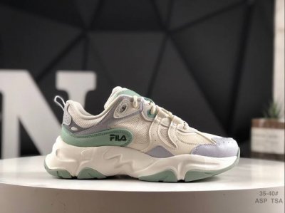 210 Fila Fusion 斐乐潮牌防滑耐磨轻便运动鞋 Usion 系列传承了 Fila 的百年基因，融入年轻运动及潮流文化，成为引领变革、创新突破的一代。