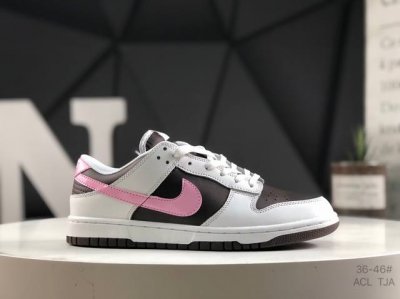 170 Nk Dunk Low 低帮休闲板鞋 #鞋款采用简洁外观，结合优质材料与柔软衬垫，舒适耐穿。配色由煤黑、橡皮浅褐和淡象牙白搭配，统一色调可便于整体衣着的