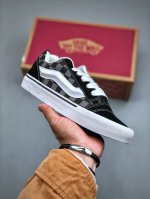 Vans Classics Knu Skool 面包鞋 范斯官方 金典黑灰格棋盘格面包鞋。已小棋盘格为主.经典 Imran Potato与vans联名超火的土豆