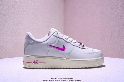 简介：真标耐克Nike Air Force 1 Low 空军一号 低帮百搭休闲运动板鞋。柔软、弹性十足的缓震性能和出色的中底设计，横跨复古与现代的外型结合，造就