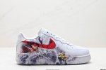 220 真标耐克Nike Air Force 1’07 Lx空军一号低帮百搭休闲运动板鞋。柔软、弹性十足的缓震性能和出色的中底设计，横跨复古与现代的外型结合，造