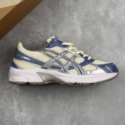 本地230 核心私 asics 亚瑟士 Gel-1130 男女时尚透气 健步减震 运动潮流耐磨休闲鞋 选用网眼与皮革相接，复古而富有层次感。网布搭配银色金属感线