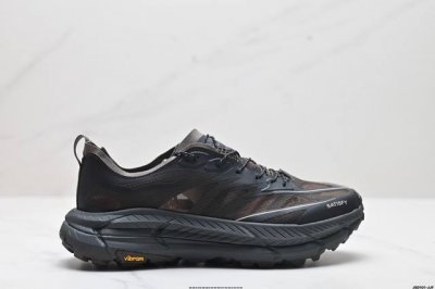 公司级Satisfy X Hoka M Mafate Speed 4全新配色 这个品牌来自于新西兰的毛利语，Hoka表示大地，One One表示飞越，连起来就是