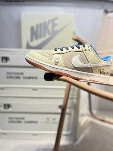 耐克Nike Dunk Low 板鞋Sb系列经典百搭休闲运动板鞋加厚鞋舌的填充，使舒适性大大提升，同时也更方便穿脱中底部分则加入了脚感柔软舒适Zoomair气垫