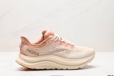公司级小红书推荐Hoka M Kawana 2 全新配色 这个品牌来自于新西兰的毛利语，Hoka表示大地，One One表示飞越，连起来就是飞越地平线，One