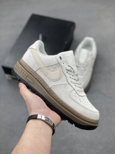 海外限量发售！公司级Nike Air Force 1 '07 Low 空军一号 低帮 运动鞋 休闲鞋 折边针车 工艺难度大 原楦头原纸板 原装鞋盒 定制五金配件