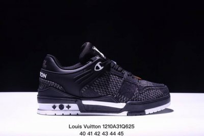 Louis Vuitton 路易威登 男女鞋配置厚实抽屉礼品鞋盒，采用荔枝纹二层牛剖革组合粒面牛剖革鞋面材质，鞋垫嵌入软脚感eva物料，外置tpr光泽隔色鞋底法