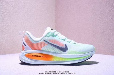 公司级Nike Vomero 18 耐克 舒适减震防滑 低帮跑步鞋 全掌Reactx泡绵中底 前掌和后跟还配备了Air Zoom气垫单元 据说跑起来更快更舒适哦