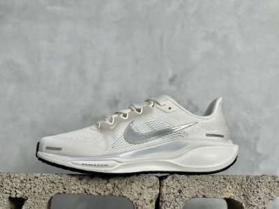 Nk Air Zoom Pegasus 41 耐克网面透气轻便耐磨跑鞋 Hq3492-133 #鞋面采用网布、织物、橡塑材料等多种材料拼接，出色支撑效果，缔造稳