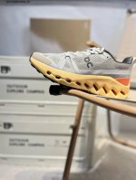on昂跑 全新综合体能训练运动鞋Cloud X 舒适乐趣跑，缓震、轻量 On昂跑 Cloudsurfer上演中底“变形计” ，打破传统格局缔造柔软脚感。 On昂