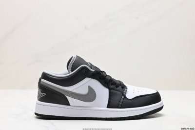 公司级nike Air Jordan 1 Low Aj1乔1低帮休闲板鞋 同步官方配色 原档冲孔鞋头 四线拉帮 鞋舌高弹海绵填充 官方货号:553558 040