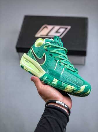air Zoom Gt Cut 3代 低帮减震运动鞋实战训练篮球鞋，新一代实战神鞋，耐克的全新力作，Zoomx科技带来的篮球革命，Gt Cut，火出圈了。整体外 - 点击图像关闭