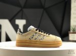 100 Adidas Originals Gazelle Bold W 羚羊松糕系列“生胶底“ 三叶草厚底休闲防滑耐磨低帮板鞋鞋头出色设计 塑就出众贴合感稳固的