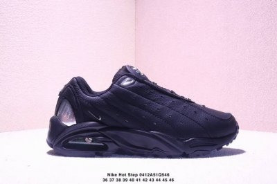 简介：Nike 耐克 男女鞋真标半码制，采用软质荔枝纹牛剖革鞋面材质，中底回弹Pu模嵌入开窗气垫装置组合锯齿防滑外底终于来了,著名说唱-奥布瑞 德雷克 格瑞汉D