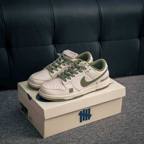 核心私 Nike Dunk 全套原楦原模倾力打造完美版型 独家原厂航空铝磨具打磨大底 鞋头坡度极致还原 无解鞋型 原盒原配 圈内天花板工艺 原厂冲刀 超高清洁度