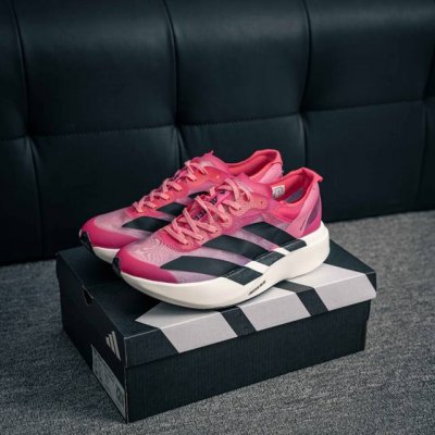 核心私 Adidas Adizero Pro Evo 1 轻盈跑鞋 耐磨减震专业跑步鞋 冲向目标，一路向前，不断挑战和突破自我 无论是平时训练还是马拉松，让这款