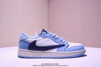 乔丹一代 Air Jordan 1 乔1 低帮Aj1倒勾系列 运动鞋复古休闲篮球鞋 提高了与足部的贴合度，给人不一样的穿着体验。鞋底的平稳支撑，让你在运动中随意