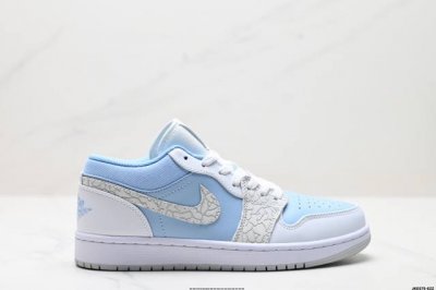 260 公司级Nike Air Jordan 1 Low aj1乔1低帮休闲板鞋 同步官方配色 头层皮打造 正确满胶鞋垫 四线拉帮 原厂织唛标 鞋舌高弹海绵填充