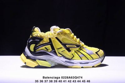 巴黎世家 Balenciaga 巴黎世家Runner老爹鞋舒适运动慢跑鞋 不含皮运动鞋，网布材质，磨损效果，鞋头边缘印有尺码，背面浮印尺码，外侧印有跑者徽标，鞋
