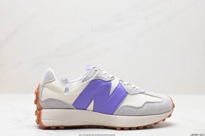 公司级new Balance Ms327 复古休闲运动慢跑鞋 完美细节 #全新 New Balance 327 系列 以更纯粹的复古风格设计打造的全新造型 侧身