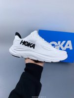 Hoka One One Cii Fton 克里夫顿 鞋面织物合成革。鞋底采用Eva板材发泡 脚感舒适 减震耐磨透气跑步运动鞋 Size：如图 编码：K603K