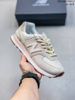 New Balance 新百伦 升级原楦原纸版开发版型，采用翻毛皮组合牛津布鞋面材质，4层组合独立私模大底“长青之王”荣耀回归，Nb新百伦New Balance