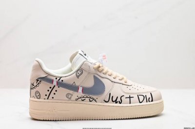 公司级Nike Air Force 1‘07 原楦头原纸板 打造纯正低帮空军版型 专注外贸渠道 全掌内置蜂窝气垫 原盒配件 原厂中底钢印、拉帮完美 货号:Cw2