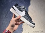 耐克 Nk Blazer Low 77 Se Nn复古经典开拓者 颇具辨识度的Nike Blazer Mid配色，将于今年回归登场，Swoosh配色填充，鞋款简