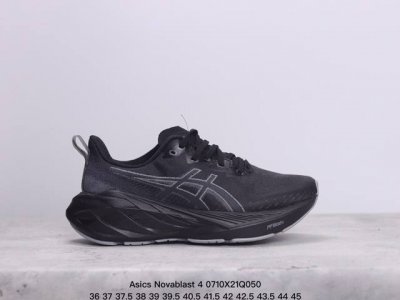 Asics Novablast 4 轻量跑鞋 低帮轻量透气缓震休闲运动跑步鞋 采用单丝纤维网布鞋面材质 鞋口圈柔软反绒皮材料 全新eva与obc混合发泡中底 外
