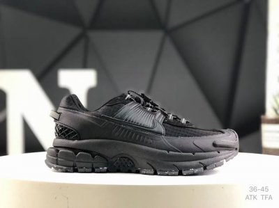 200 耐克Nike Zoom Vomero Roam 马拉松复古跑五代休闲运动慢跑鞋 采用环保纤维革饰片组合网眼布鞋面材质 升级正确后跟Tpu加固 耐弯折热塑