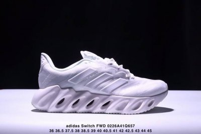 阿迪达斯Adidas Switch Fwd 网面透气 缓震轻便 洞能 跑鞋 Xm0226Q657