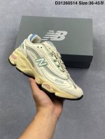 真标新百伦New Balance 0 系列低帮复古老爹风休闲运动跑步鞋 New Balance 在不同配色上其鞋面材质呈现不同感觉 无论是运动风抑或是高级质感