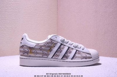 纯原 Clot X Ad Originals #贝壳头Lv联名限定 贴合柔软皮料白橙配色 这双鞋的整体设计思路和风格可以说很Clot 鞋款整体选用了易穿搭的白色