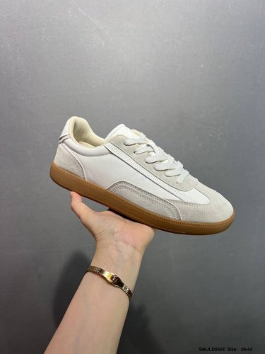 公司级Ecco爱步舒适休闲板鞋男 夏季时尚拼接德训鞋 柔酷零点系列 臻选皮革采用牛皮剖层与牛皮拼接鞋面 质感丰富，彰显个性 造型升级，重塑鞋型与线条 简约系带设