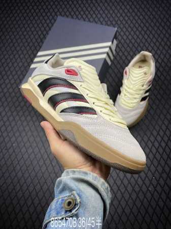 公司级阿迪达斯adidas Predator Freestyle 复古单品 展示高质量的工艺 带有装饰的超锁缝制和无缝的手感 柔软 柔软的皮革造型和标志性的3条 - 点击图像关闭