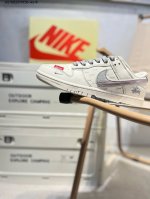 330 nike Sb Dunk Low“斯图西联名” 周年高端定制 低帮休闲板鞋 定制鞋盒 超高清洁度 皮料切割干净无任何毛边 细节完美Xs6089 As76