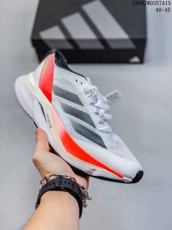 adidas 阿迪达斯 采用轻质环保呼吸网织物面料材质，中底搭载lightstrike高密度发泡+前掌单块lightstrike Pro避震科技全新款式，阿迪达 - 点击图像关闭