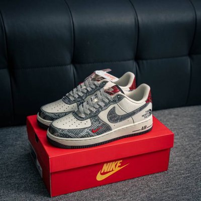 核心私 air Force 1 原装级别 原楦头原纸板 打造纯正空军版型专注外贸渠道 全掌内置蜂窝气垫 原盒配件 原厂中底钢印 拉帮完美 货号 Ch8336 5