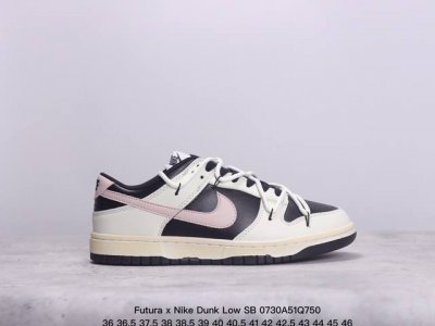 公司级！Futura X Nike Dunk Low Sb联名 解构绑带滑板鞋 这双鞋带系统延续了今年的代表性风格，搭配亮粉色鞋带，保持了 Dunk Sb Lo