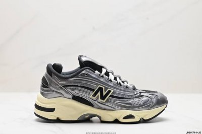 公司级joe Freshgoods X New Balance 1000 系列低帮复古老爹风休闲运动跑步鞋 New Balance 在不同配色上其鞋面材质呈现不