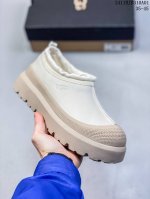 UGG 百搭单品东莞UGG 厚底中帮 秋冬羊皮毛一体雪地靴 全鞋采用ZP同厂 隆丰A级澳洲进口羊皮毛一体 品牌代工厂生产线 完全遵循ZP工艺流程 代工厂原厂版师