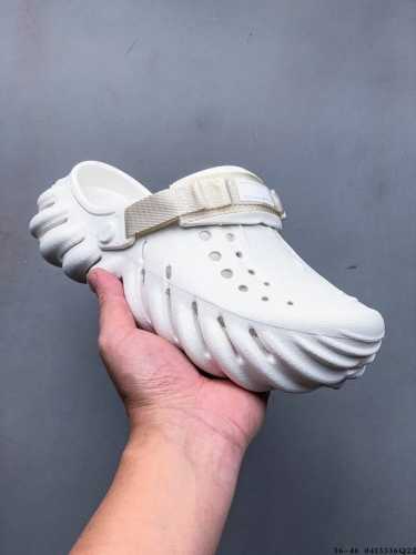 欧洲订单 无盒裸包 Crocs卡骆驰波波 平跟包头套脚 沙滩洞洞凉鞋 同步官方尺码：M4 36-37 M5 37-38 M6 38-39 M7 39-40 M8