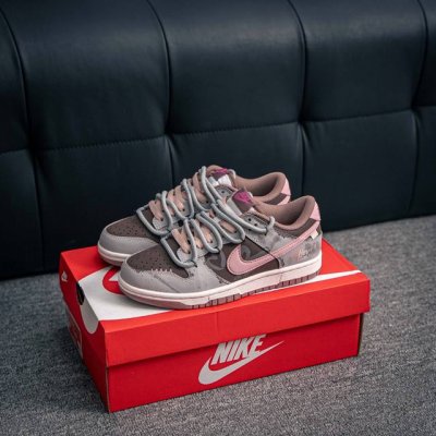 核心私 Nike Dunk 全套原楦原模倾力打造完美版型 独家原厂航空铝磨具打磨大底 鞋头坡度极致还原 无解鞋型 原盒原配 圈内天花板工艺 原厂冲刀 超高清洁度