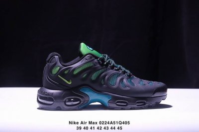 公司级耐克 Nike Air Max Plus是Nike旗下另类鞋款的代表，Tn 它诞生于1996年，是第一款使用Tunedair气垫的跑鞋，其特点就在于实现各
