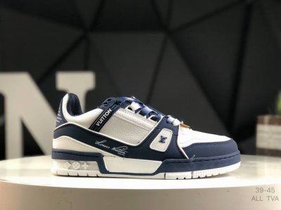 公司级路易威登 Louis Vuitton Lv路易威登板鞋 乘风破浪的姐姐争先种草款,舒适透明底和百搭性霸屏整个时尚娱乐圈，正品1:1套楦复刻，细节调整完美主