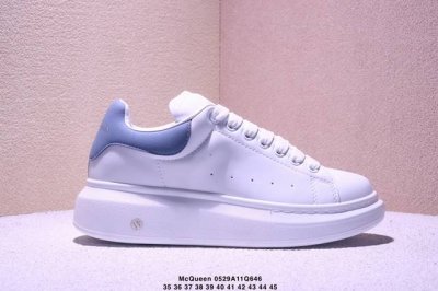 福利特价海外指定版本 独特礼盒包装 Alexander Mcqueen 亚历山大麦昆松糕鞋厚底增高小白鞋 进口丝绸亚光原版正品 水染羊皮内里 牛皮垫脚 回弹度到